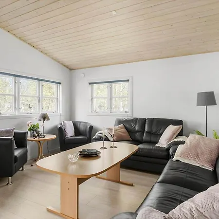 1468-aakirkeby-boesparken-15 Vester Sømarken