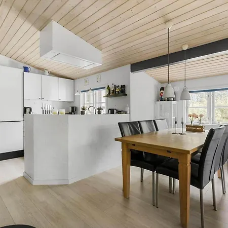 1468-aakirkeby-boesparken-15